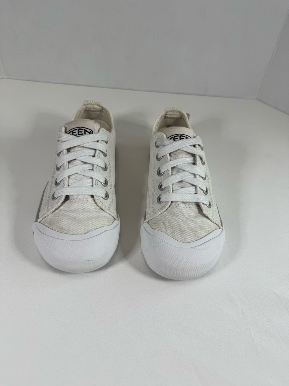KEEN Women's Coronado III Canvas Sneakers White Low Top Size 5 Vulcanized